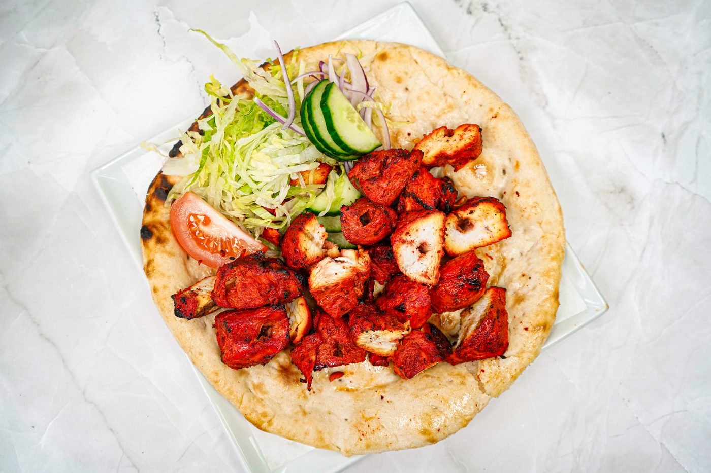 Chicken tikka on naan